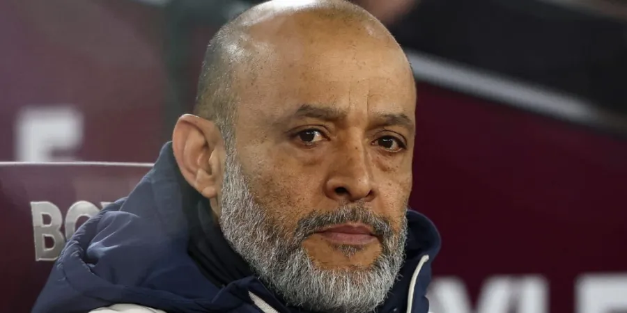 Nuno Espirito Santo sur le banc de West Ham lors d'une saison marquée par la relégation