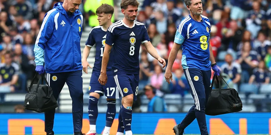 Billy Gilmour quitte la pelouse après sa blessure avec l’Écosse avant la Coupe du monde 2026