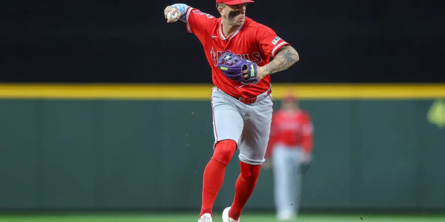 Zach Neto en défense, une option suivie de près par Boston pour renforcer le shortstop
