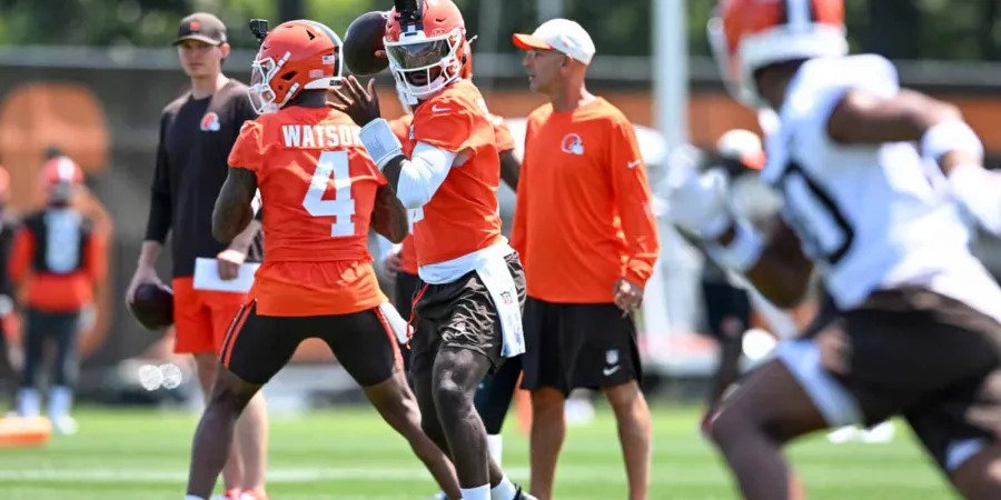 Shedeur Sanders à l'entraînement des Browns, au cœur d'une hiérarchie encore incertaine au poste de quarterback
