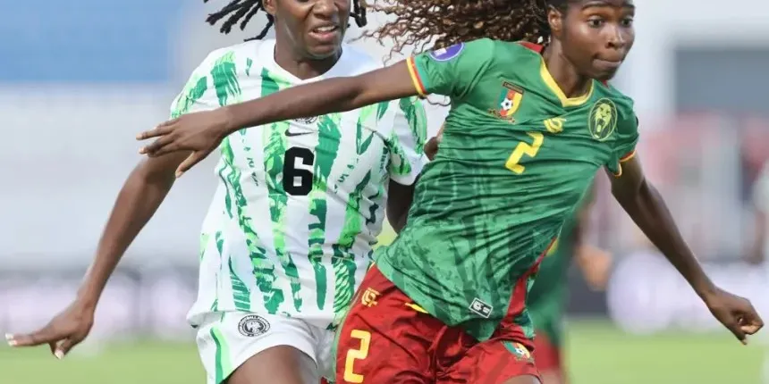 Les joueuses du Cameroun célèbrent leur qualification après la victoire contre le Nigeria en quart de finale de la WAFCON