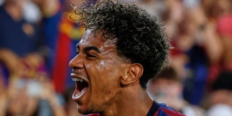 Lamine Yamal célèbre sous les couleurs du FC Barcelone